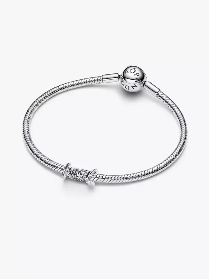 „Amore“-Charm aus Sterlingsilber „Amore“-Charm aus Sterlingsilber
