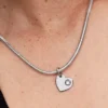 April gravierbarer Herz-Dangle Charm mit klarem Stein aus Sterlingsilber