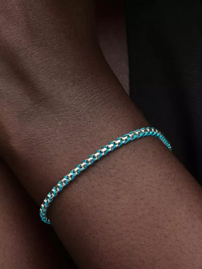 Armband mit blauer Kordel und Snake Chain aus Sterlingsilber Armband mit blauer Kordel und Snake Chain aus Sterlingsilber