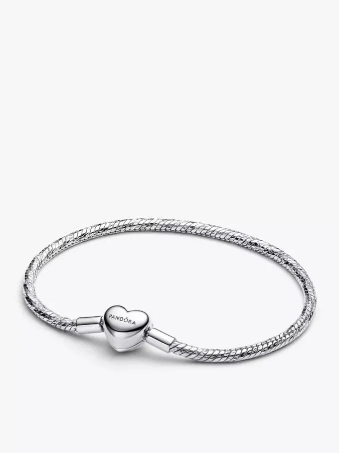 Armband mit facettierter Snake Chain und Herzverschluss aus Sterlingsilber Armband mit facettierter Snake Chain und Herzverschluss aus Sterlingsilber