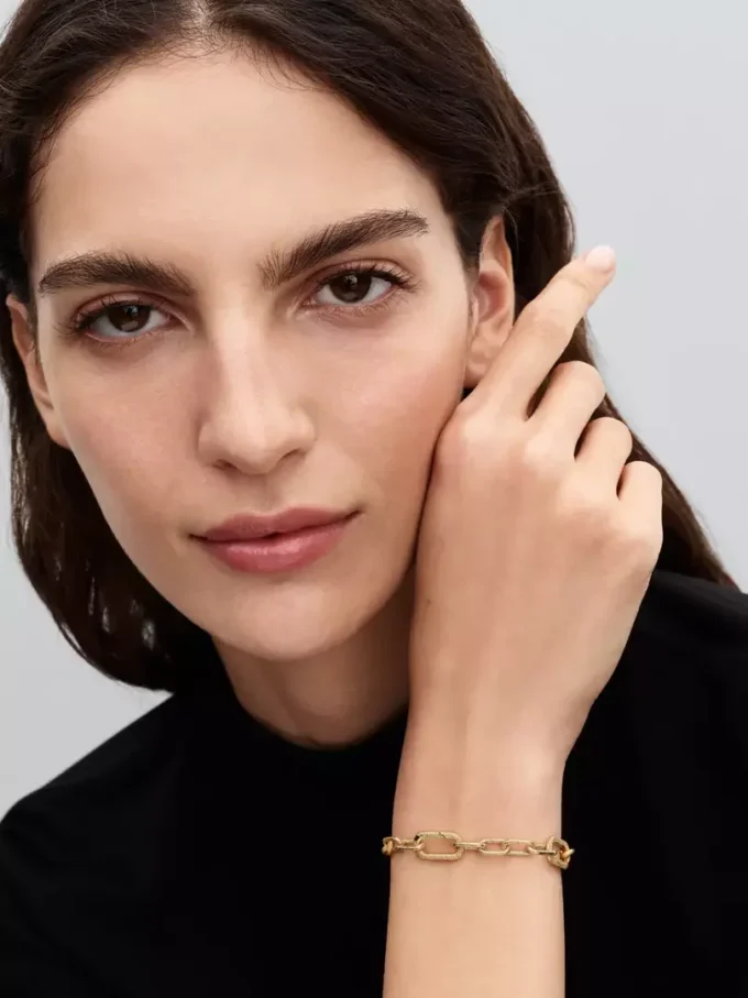 Armband mit feiner Gliederkette, 14-karätig vergoldet Armband mit feiner Gliederkette, 14-karätig vergoldet