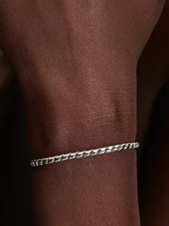 Armband mit Flügelkette und rundem Verschluss aus Sterlingsilber Armband mit Flügelkette und rundem Verschluss aus Sterlingsilber