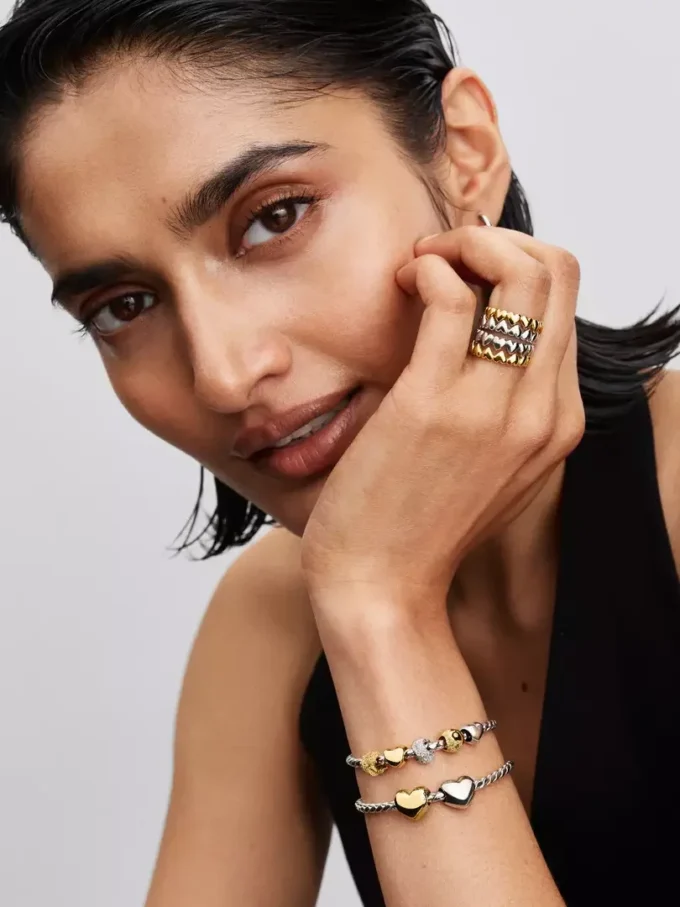 „Be love“ gravierbarer Herz-Charm, 14-karätig vergoldet „Be love“ gravierbarer Herz-Charm, 14-karätig vergoldet
