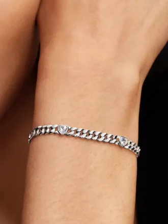 Armband mit Herz-Cuban-Kette aus Sterlingsilber Armband mit Herz-Cuban-Kette aus Sterlingsilber