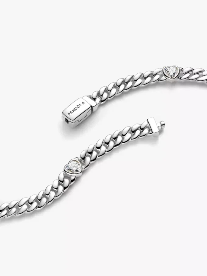 Armband mit Herz-Cuban-Kette aus Sterlingsilber Armband mit Herz-Cuban-Kette aus Sterlingsilber