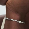 Armbänder aus behandelten Süßwasser-Zuchtperlen und Perlen in Sterlingsilber Armbänder aus behandelten Süßwasser-Zuchtperlen und Perlen in Sterlingsilber