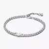 Armbänder aus behandelten Süßwasser-Zuchtperlen und Perlen in Sterlingsilber Armbänder aus behandelten Süßwasser-Zuchtperlen und Perlen in Sterlingsilber