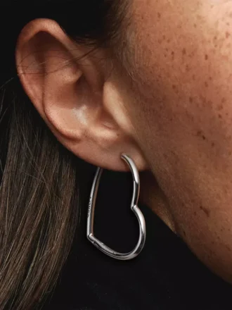 Asymmetrische Herz-Ohrringe aus Sterlingsilber