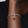 Asymmetrischer Dangle Charm mit Kirschen aus Sterlingsilber Asymmetrischer Dangle Charm mit Kirschen aus Sterlingsilber