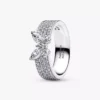 Auffälliger Ring mit funkelndem Schmetterling aus Sterlingsilber Auffälliger Ring mit funkelndem Schmetterling aus Sterlingsilber