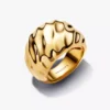Auffälliger Ring mit Wellenmuster, 14-karätig vergoldet Auffälliger Ring mit Wellenmuster, 14-karätig vergoldet