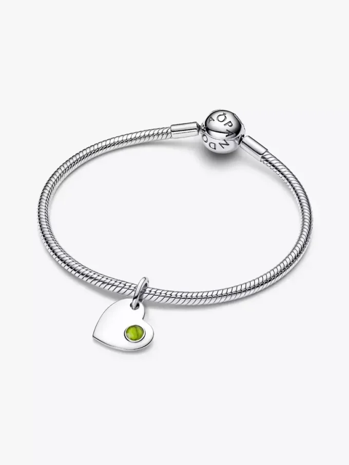 August gravierbarer Herz-Dangle Charm mit frühlingsgrünem Stein, Sterlingsilber