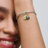 Avocado-Dangle Charm aus Sterlingsilber, 14-karätig vergoldet Avocado-Dangle Charm aus Sterlingsilber, 14-karätig vergoldet