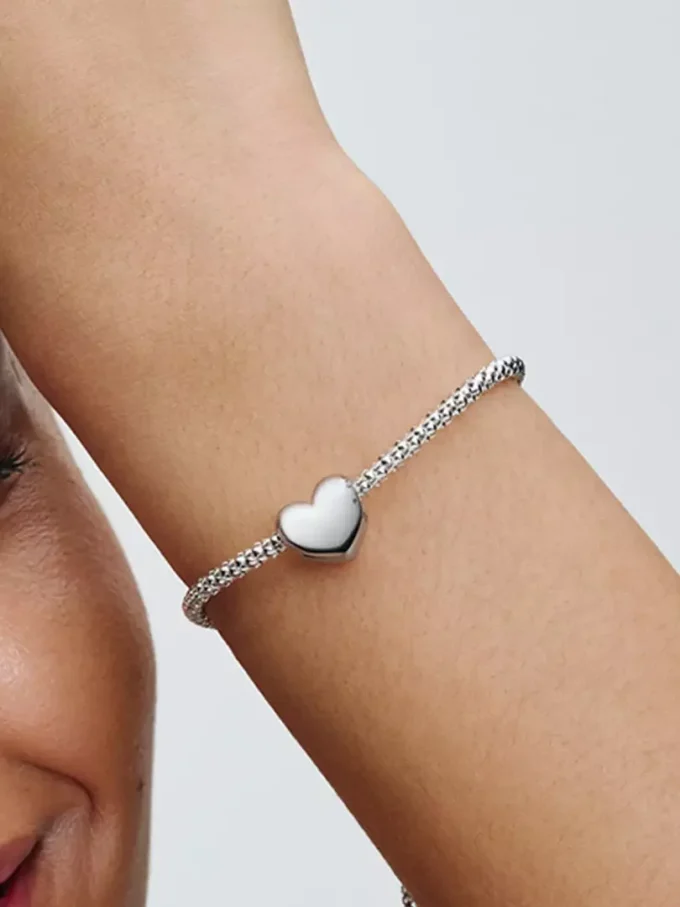 „Be Love“ gravierbarer Herz-Charm aus Sterlingsilber „Be Love“ gravierbarer Herz-Charm aus Sterlingsilber