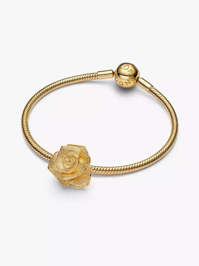 Übergroßer Charm „Rose in Bloom“ mit 14-karätiger Vergoldung