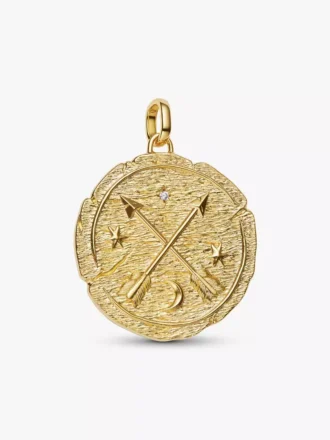 Übergroßer Medaillon-Charm mit gekreuzten Pfeilen, 14-karätig vergoldet Übergroßer Medaillon-Charm mit gekreuzten Pfeilen, 14-karätig vergoldet