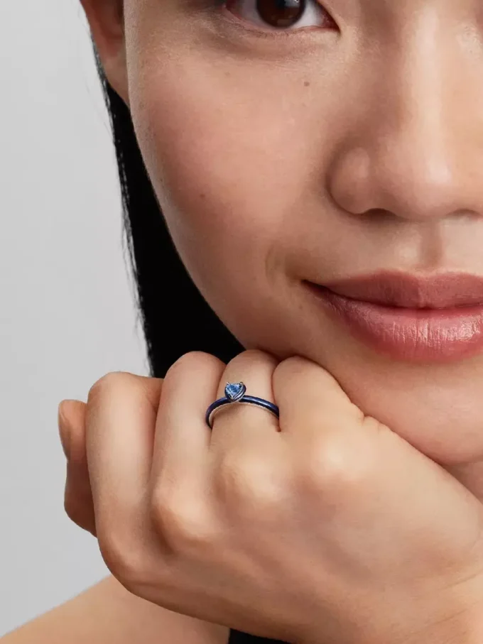 Blauer Chakra-Herzring aus Sterlingsilber Blauer Chakra-Herzring aus Sterlingsilber