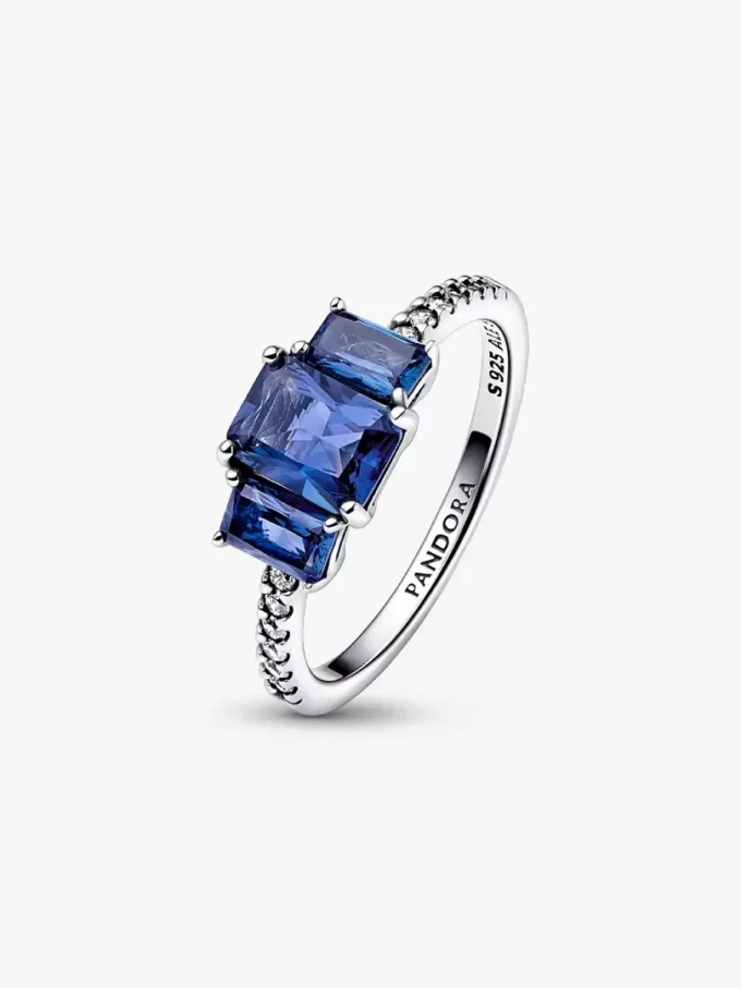 Blauer, rechteckiger, funkelnder Ring mit drei Steinen aus Sterlingsilber Blauer, rechteckiger, funkelnder Ring mit drei Steinen aus Sterlingsilber