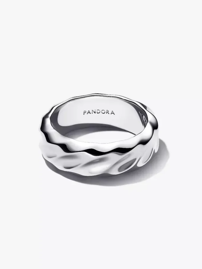 Breiter Ring mit gewelltem Band aus Sterlingsilber Breiter Ring mit gewelltem Band aus Sterlingsilber