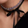Bridgerton Herbarium & Bee Choker aus Sterlingsilber, 14-karätig vergoldet Bridgerton Herbarium & Bee Choker aus Sterlingsilber, 14-karätig vergoldet