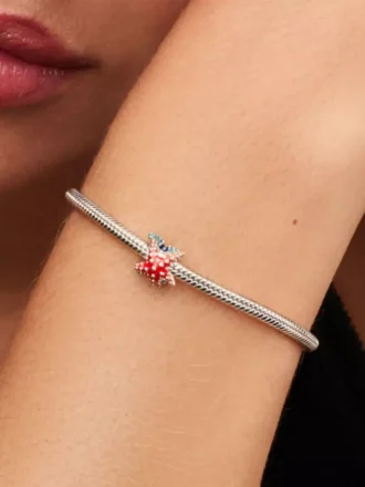 Bunter Mini-Charm „Seestern“ aus Sterlingsilber Bunter Mini-Charm „Seestern“ aus Sterlingsilber