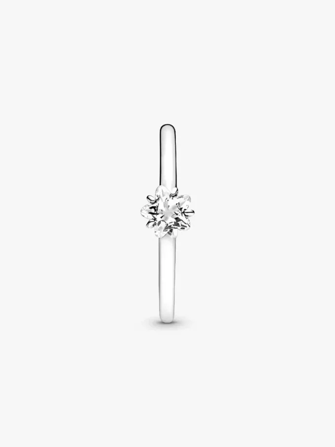 Celestial Sparkling Star Solitaire Ring aus Sterlingsilber Celestial Sparkling Star Solitaire Ring aus Sterlingsilber