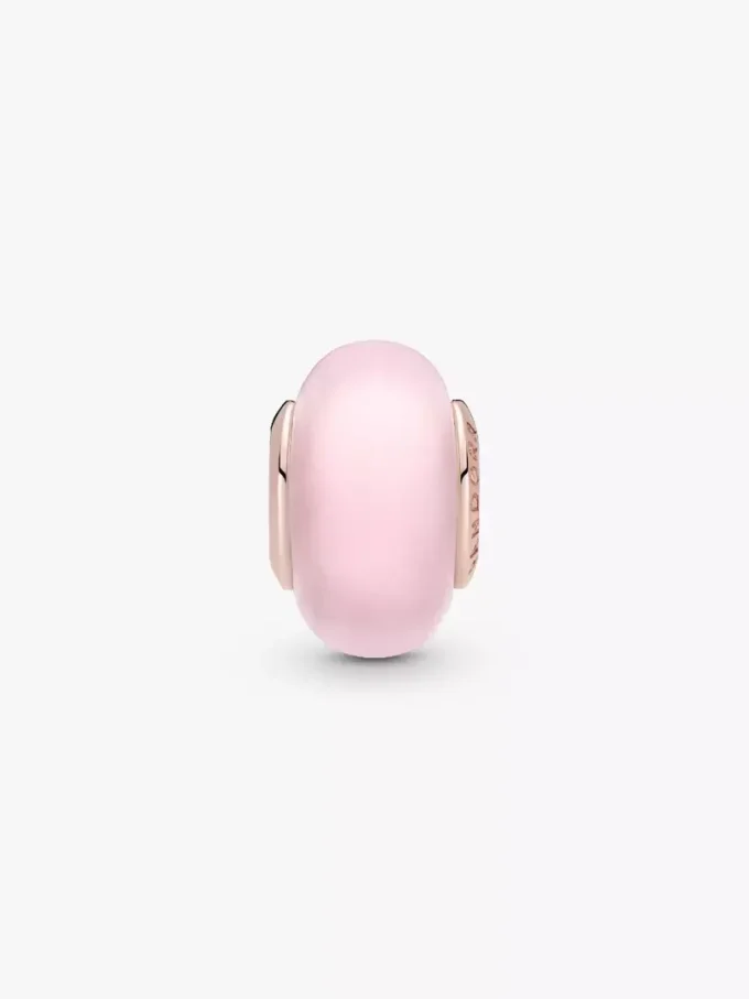 Charm aus mattem rosa Murano Glass mit 14-karätiger Roségoldbeschichtung Charm aus mattem rosa Murano Glass mit 14-karätiger Roségoldbeschichtung