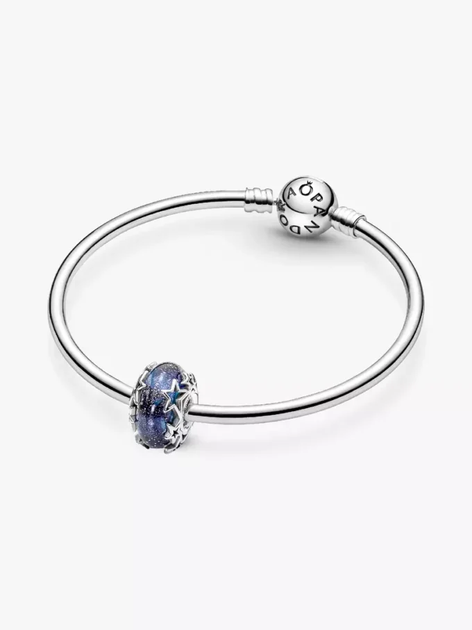 Charm „Galaxy Blue & Star Murano“ aus Sterlingsilber Charm „Galaxy Blue & Star Murano“ aus Sterlingsilber