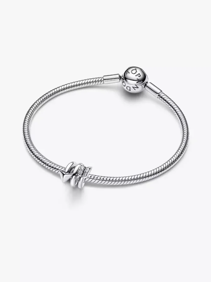 Charm „Gewundener Pfeil“ aus Sterlingsilber Charm „Gewundener Pfeil“ aus Sterlingsilber