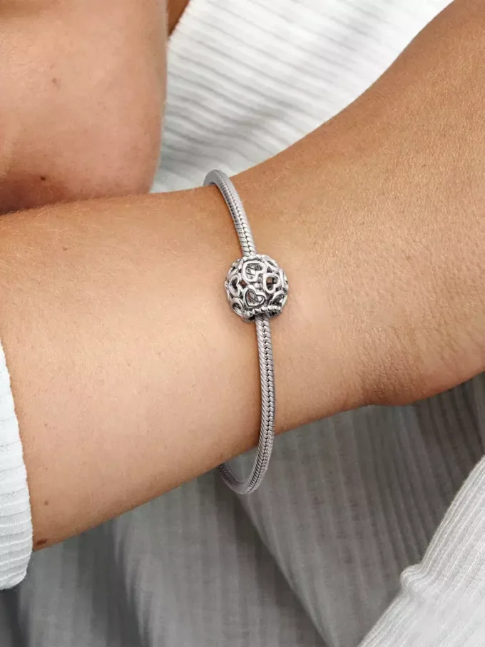 Charm „Hearts all over“ aus Sterlingsilber Charm „Hearts all over“ aus Sterlingsilber