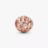 Charm „Hearts All Over“ mit 14-karätiger Roségoldbeschichtung Charm „Hearts All Over“ mit 14-karätiger Roségoldbeschichtung