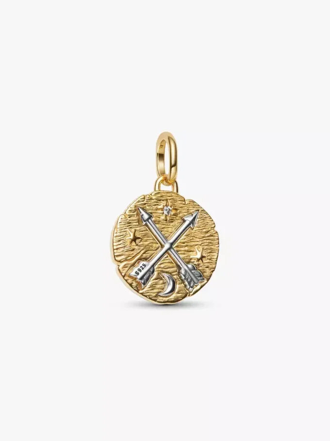 Charm „Kreuzende Pfeile“ aus Sterlingsilber, 14-karätig vergoldet Charm „Kreuzende Pfeile“ aus Sterlingsilber, 14-karätig vergoldet
