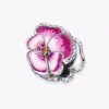 Charm „Rosa Stiefmütterchenblüte“ aus Sterlingsilber Charm „Rosa Stiefmütterchenblüte“ aus Sterlingsilber