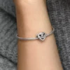 Charm „Sparkling Entwined Hearts“ aus Sterlingsilber Charm „Sparkling Entwined Hearts“ aus Sterlingsilber