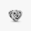 Charm „Sparkling Entwined Hearts“ aus Sterlingsilber Charm „Sparkling Entwined Hearts“ aus Sterlingsilber