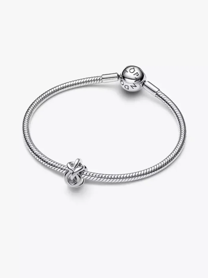 Charm „Unendlichkeitsknoten“ aus Sterlingsilber Charm „Unendlichkeitsknoten“ aus Sterlingsilber