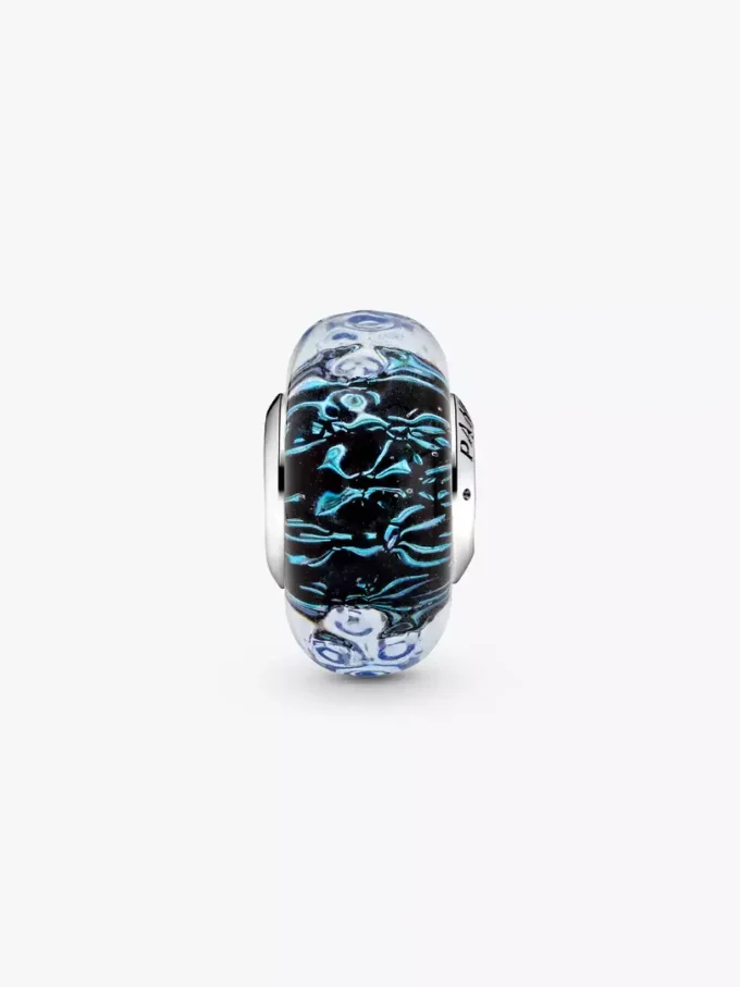 Charm „Wavy Dark Blue Murano Glass Ocean“ aus Sterlingsilber Charm „Wavy Dark Blue Murano Glass Ocean“ aus Sterlingsilber