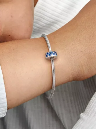 Clip Charm aus Sterlingsilber mit blauem Pavé