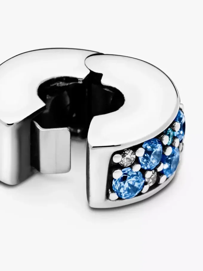 Clip Charm aus Sterlingsilber mit blauem Pavé Clip Charm aus Sterlingsilber mit blauem Pavé