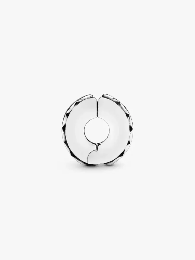 Clip Charm „Band of Hearts“ aus Sterlingsilber Clip Charm „Band of Hearts“ aus Sterlingsilber