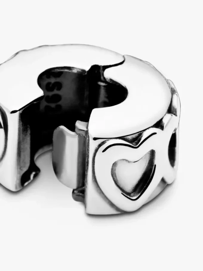 Clip Charm „Band of Hearts“ aus Sterlingsilber Clip Charm „Band of Hearts“ aus Sterlingsilber