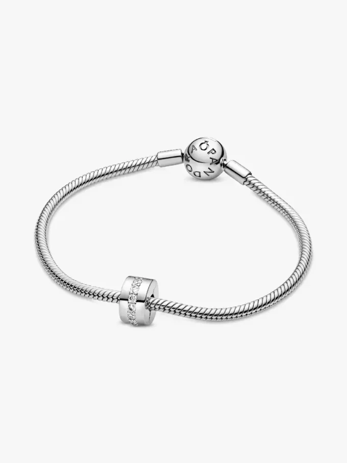 Clip Charm „Clear Sparkling Row“ aus Sterlingsilber Clip Charm „Clear Sparkling Row“ aus Sterlingsilber