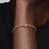 Clip Charm mit Nieten, 14 Karat Roségold-Beschichtung Clip Charm mit Nieten, 14 Karat Roségold-Beschichtung