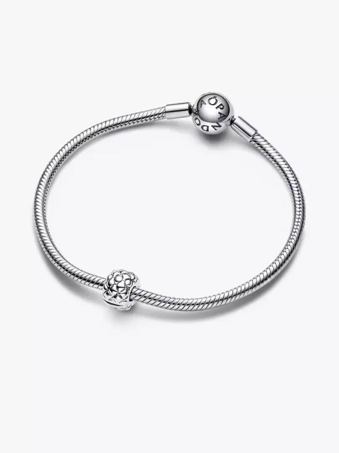 Clip Charm mit Nieten aus Sterlingsilber Clip Charm mit Nieten aus Sterlingsilber