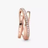 Crossover Pavé Dreifachring, 14 Karat Roségold-Beschichtung Crossover Pavé Dreifachring, 14 Karat Roségold-Beschichtung