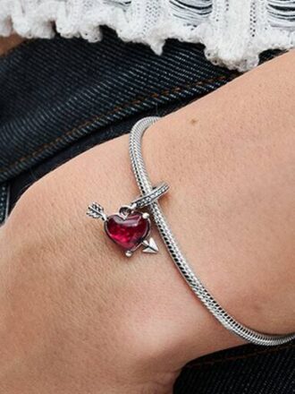 Dangle Charm aus Murano Glass mit rotem Herz und Pfeil – Sterlingsilber