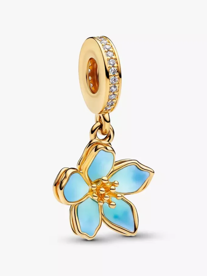 Dangle Charm „Blue Blossom“ mit 14-karätiger Vergoldung Dangle Charm „Blue Blossom“ mit 14-karätiger Vergoldung