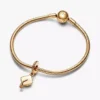 Dangle Charm in Form einer Abschlusskappe, 14 Karat vergoldet Dangle Charm in Form einer Abschlusskappe, 14 Karat vergoldet