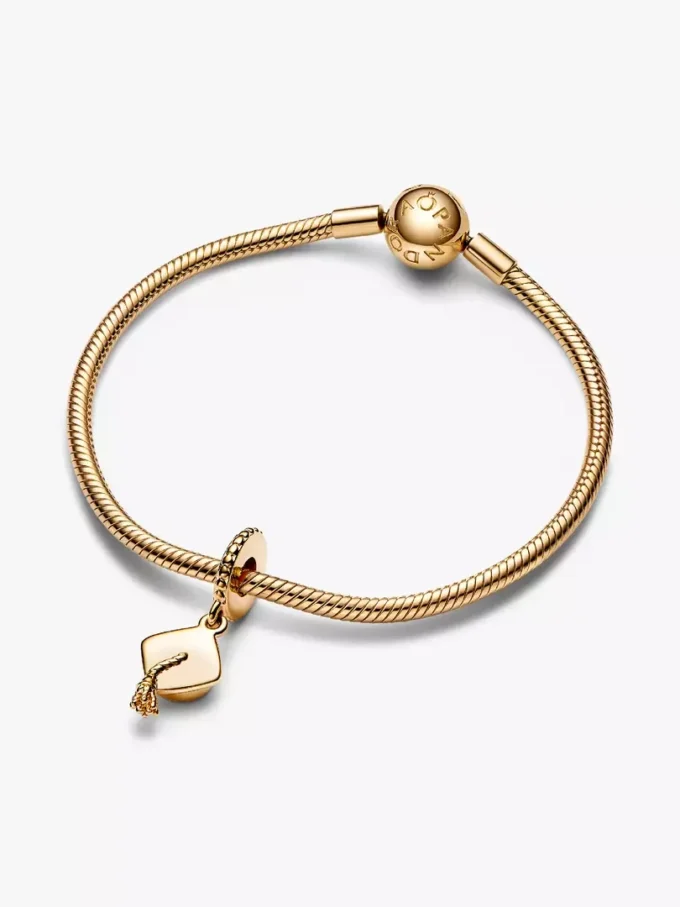 Dangle Charm in Form einer Abschlusskappe, 14 Karat vergoldet Dangle Charm in Form einer Abschlusskappe, 14 Karat vergoldet