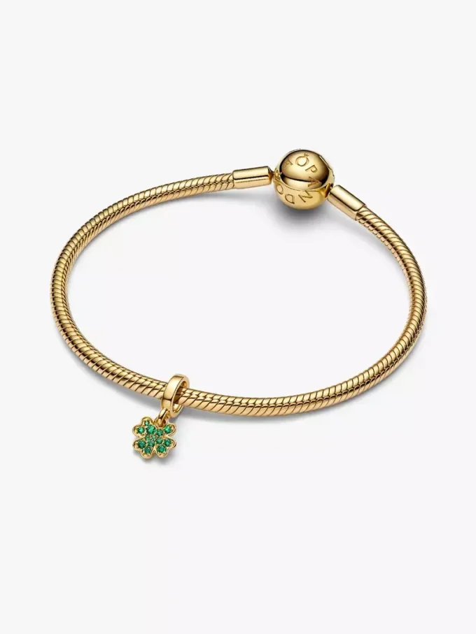 Dangle Charm in Form eines vierblättrigen Kleeblatts, 14-karätig vergoldet Dangle Charm in Form eines vierblättrigen Kleeblatts, 14-karätig vergoldet